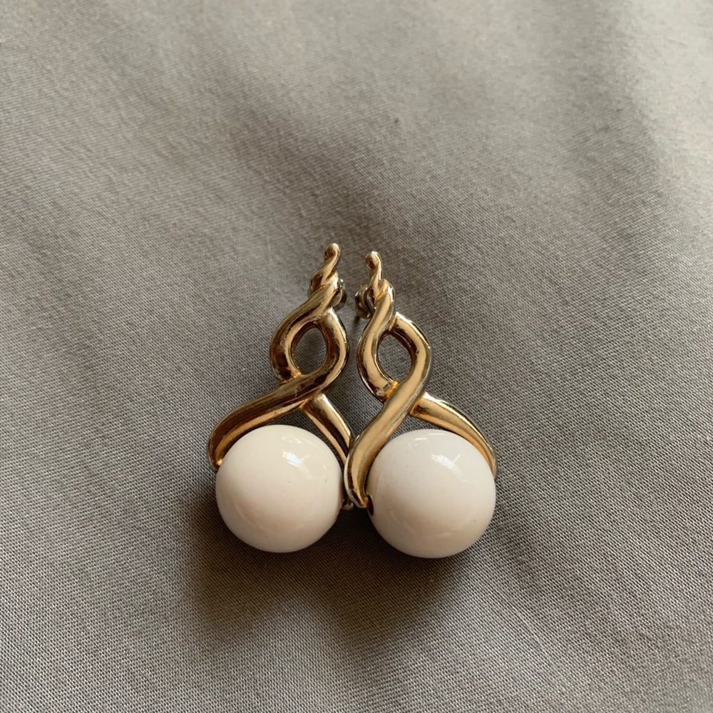 Vintage silver tone earrings